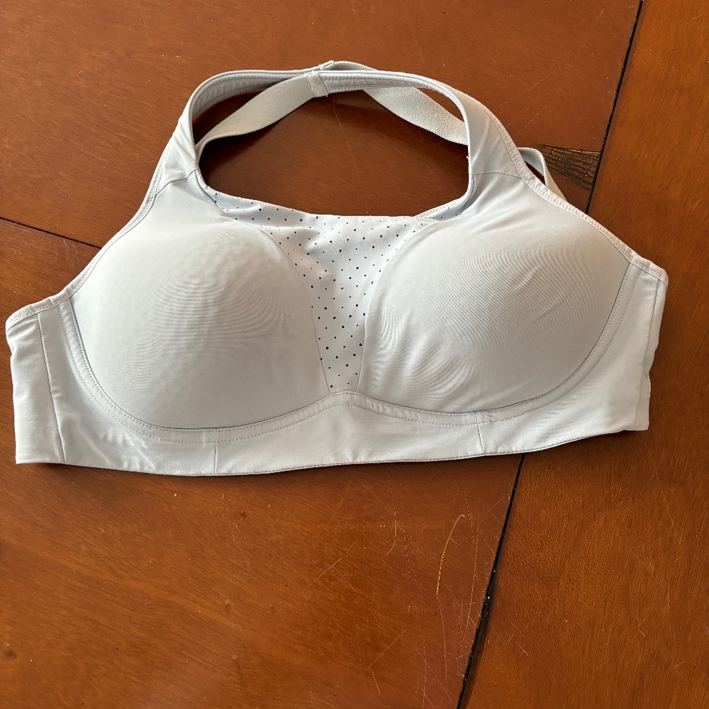 Light Gray High-Impact Sports Bra with Molded Cups